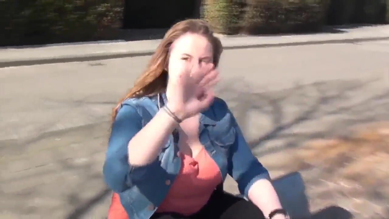 Hot curvy sweet takes it in the butt